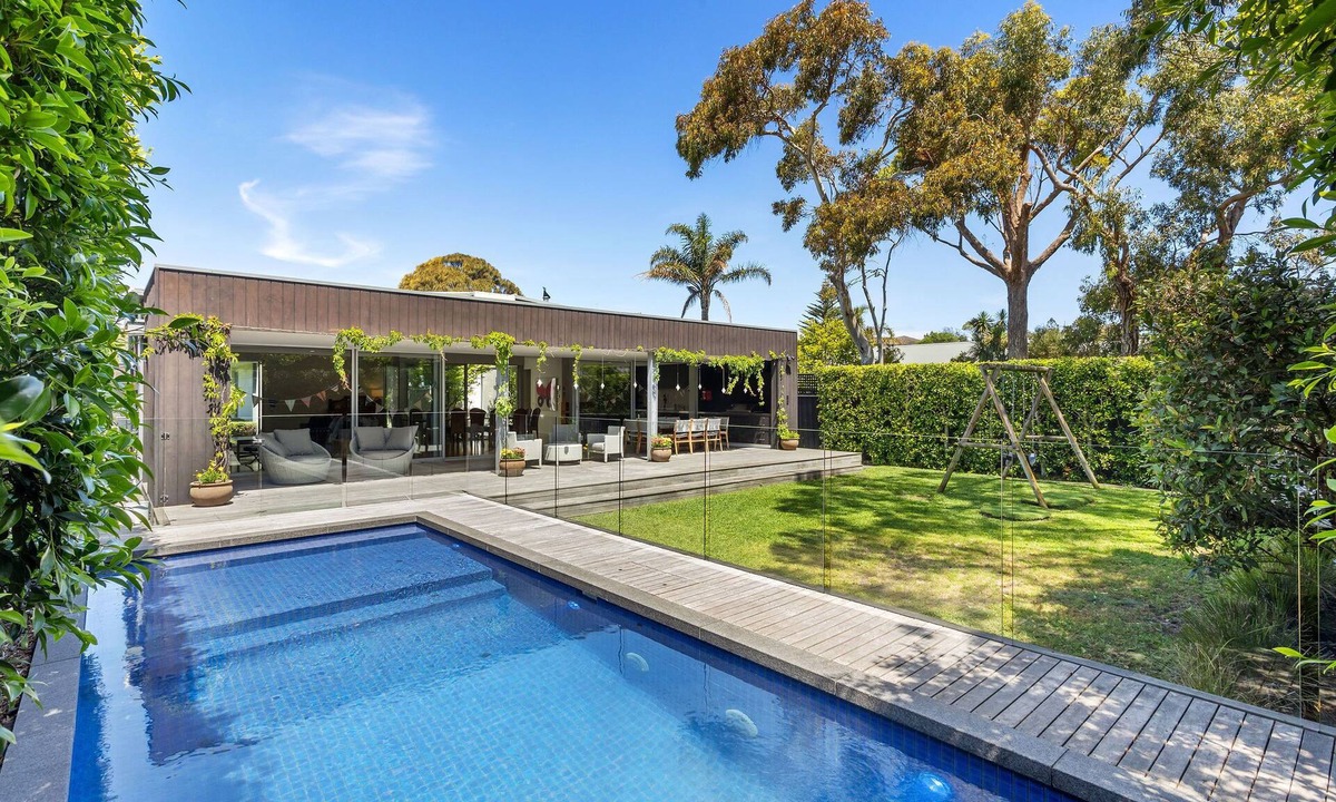Blairgowrie House | Coast to Coast: 5 BR, 2 BA House in Blairgowrie, Sleeps 16