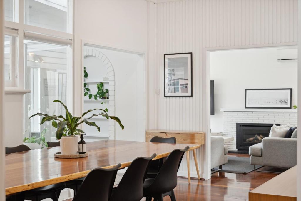 Scarborough House | Coastal Charm 2 Bedroom with Space to Move