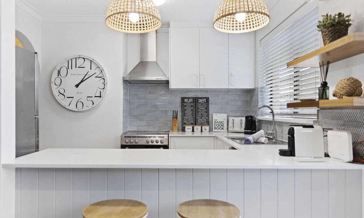 Scarborough Apartment | Coastal convenience - 2 min walk to shops & cafes
