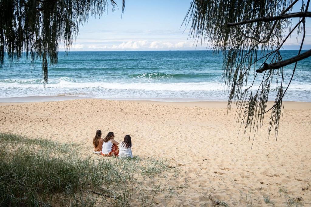 Dicky Beach House | Coastal Getaway Across From Dicky Beach