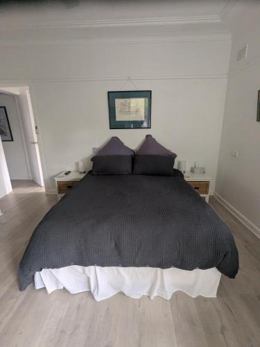 Ettalong Beach House | Coastal Grevillea Studio Retreat