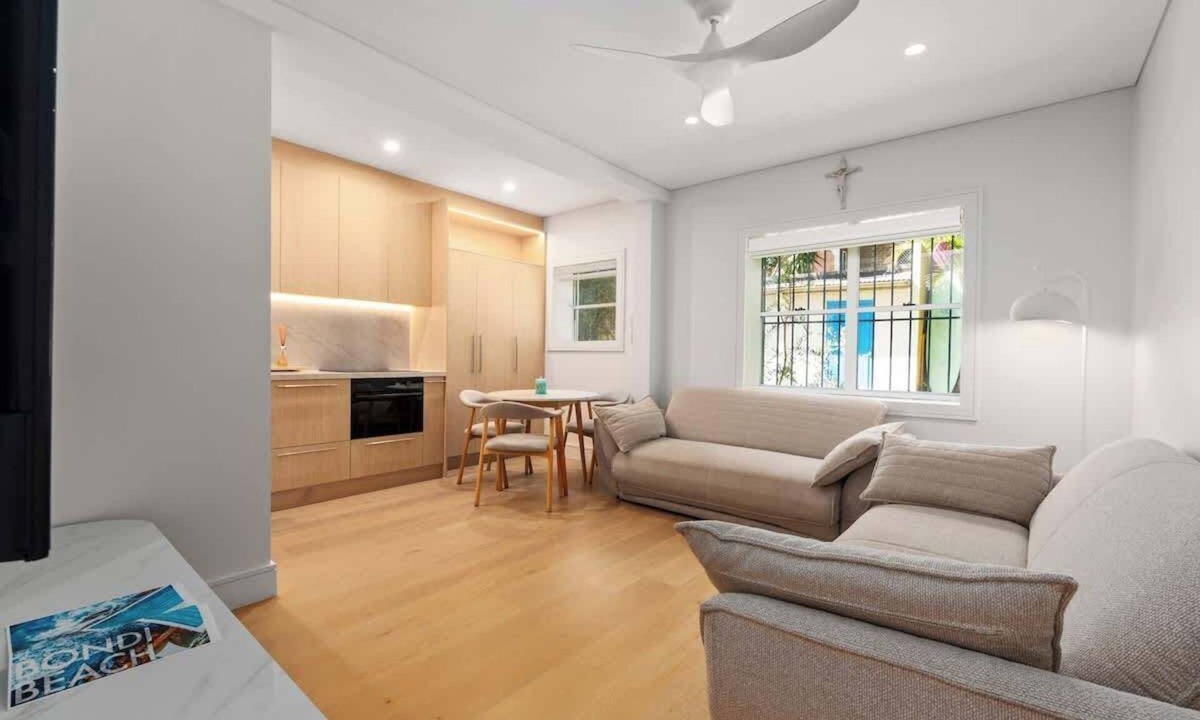 Bondi Beach Apartment | Coastal Living 2 bedroom in Bondi Beach