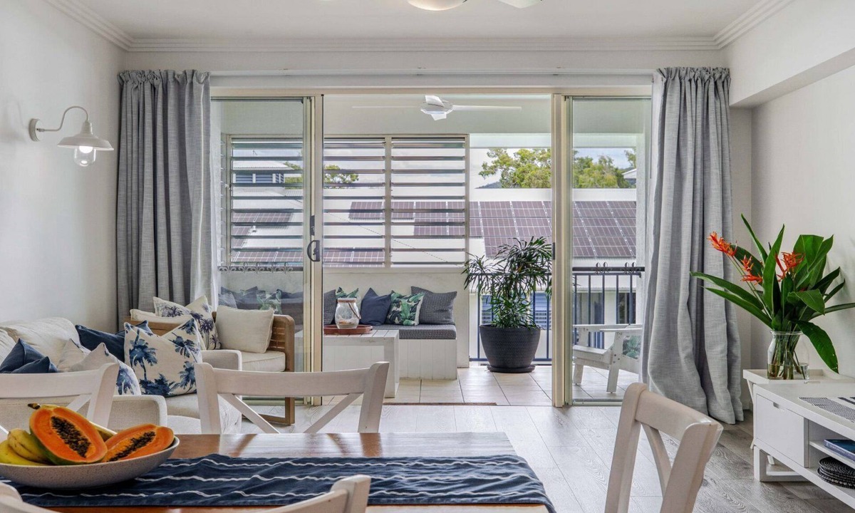 Port Douglas Apartment | Coastal Luxe 2BR Apartment + Spa Studio with Lagoo