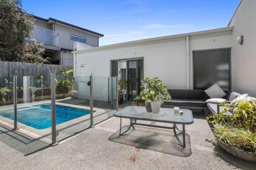 Apollo Bay House | Coastal Retreat Apollo Bay - with solar heated swim spa