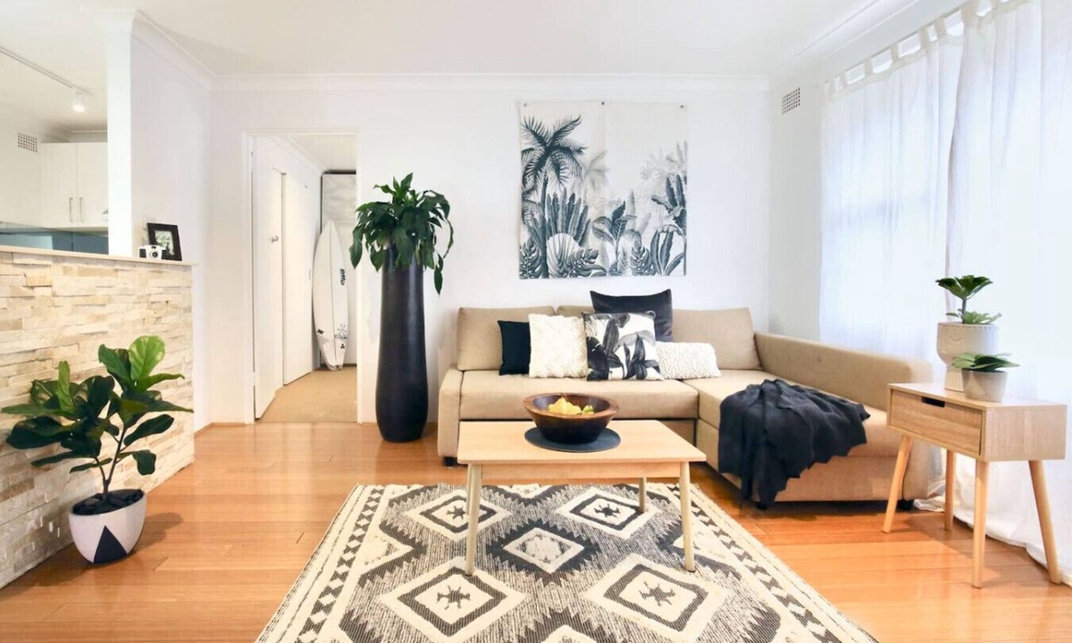 Cronulla Apartment | Coastal Stay | 500m to Beach & Cronulla Centre