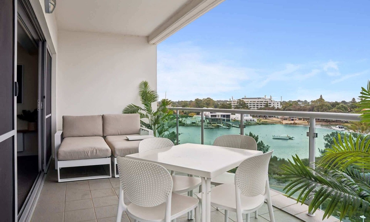 Mandurah Apartment | Coastal Studio | City & Ocean Views, Walk to Beach