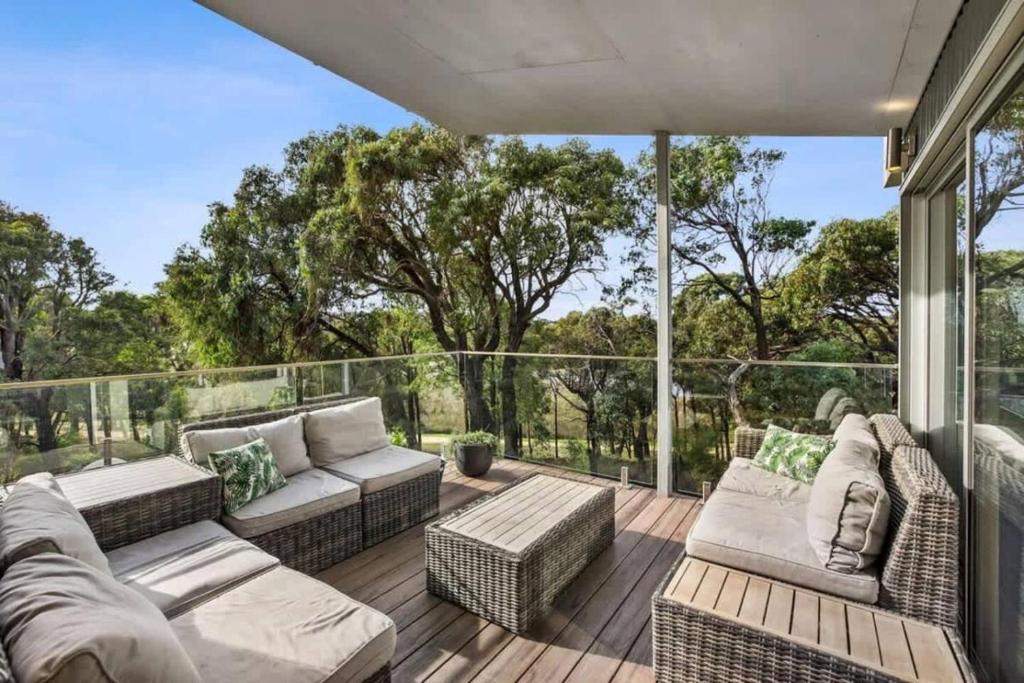 Fairhaven House | Coastal Tree Top Views