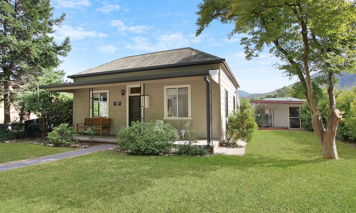 Bright House | Cobden & Wills - In the heart of Bright
