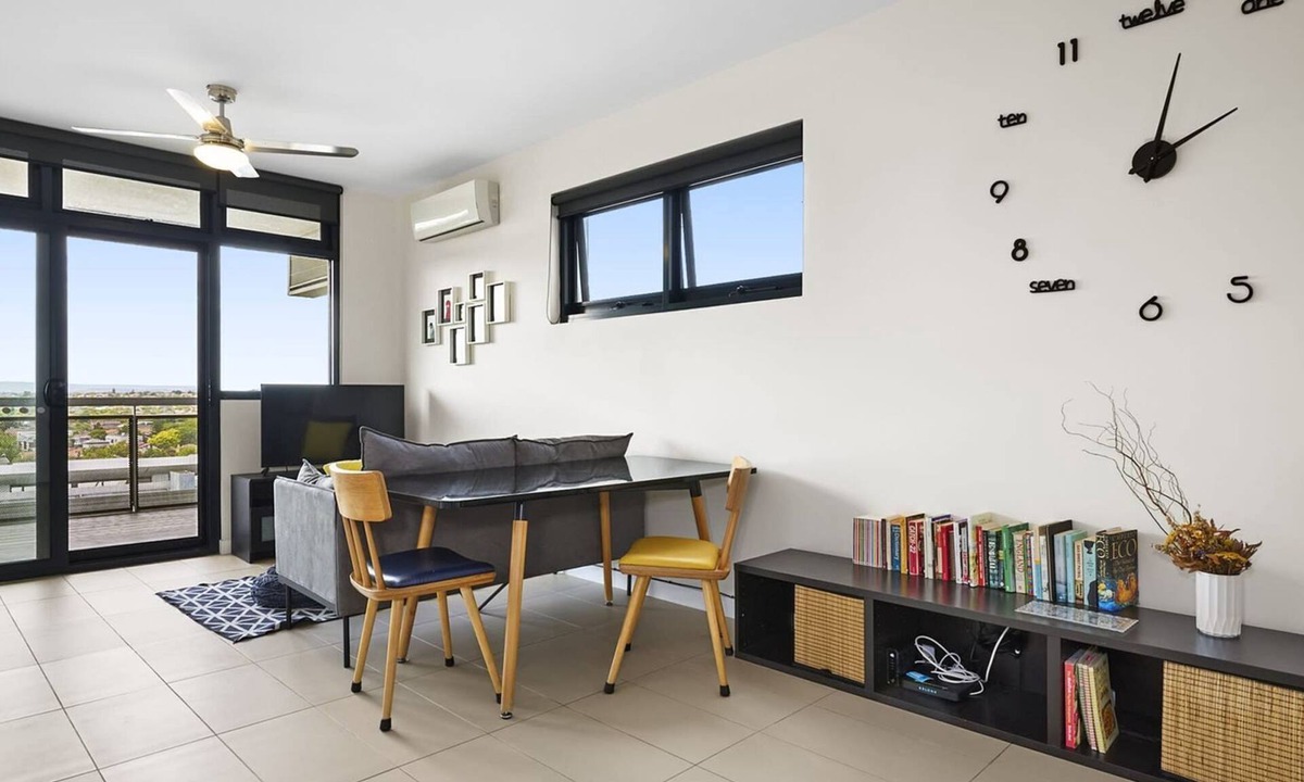 Coburg Apartment | Coburg Loft 270 Views Top Floor Retreat