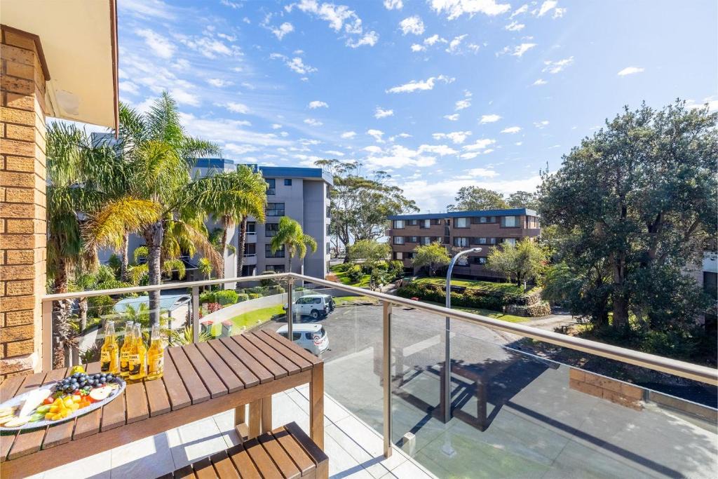 Nelson Bay Apartment | Columbia Views 2 Aircon WI FI Netflix Views and Boat Parking