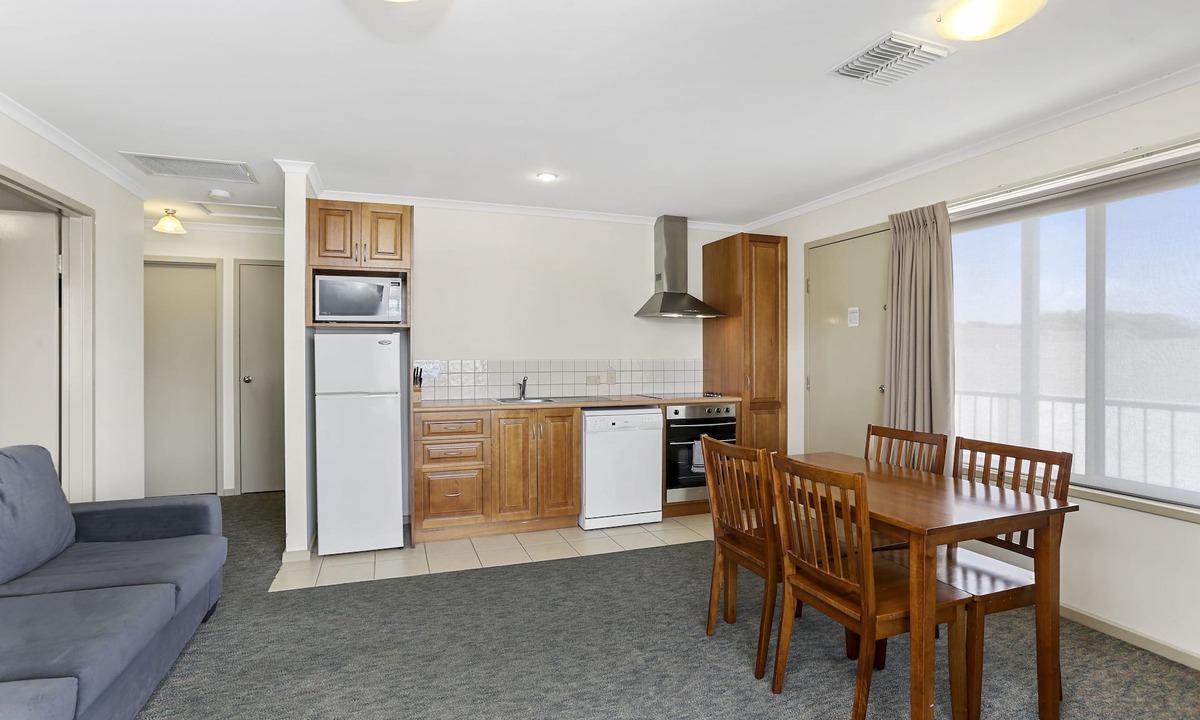 Warrnambool Hotel | Comfort Inn Warrnambool International