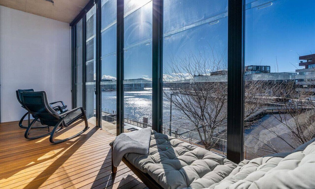 Kingston Apartment | Comfy 2BA/2BR Kingston Foreshore Apartment