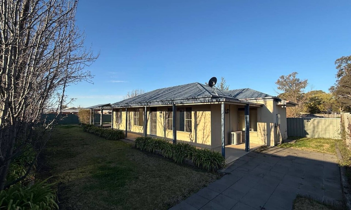 Central Mudgee House | Comfy and relaxing cottage stay “Rest Easy Mudgee”