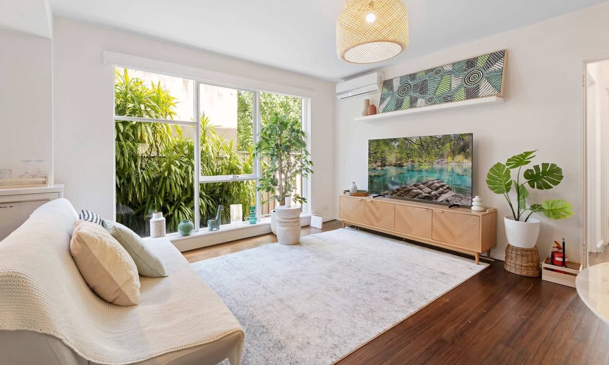 Prahran Apartment | Contemporary 1-Bed Unit Near Chapel St