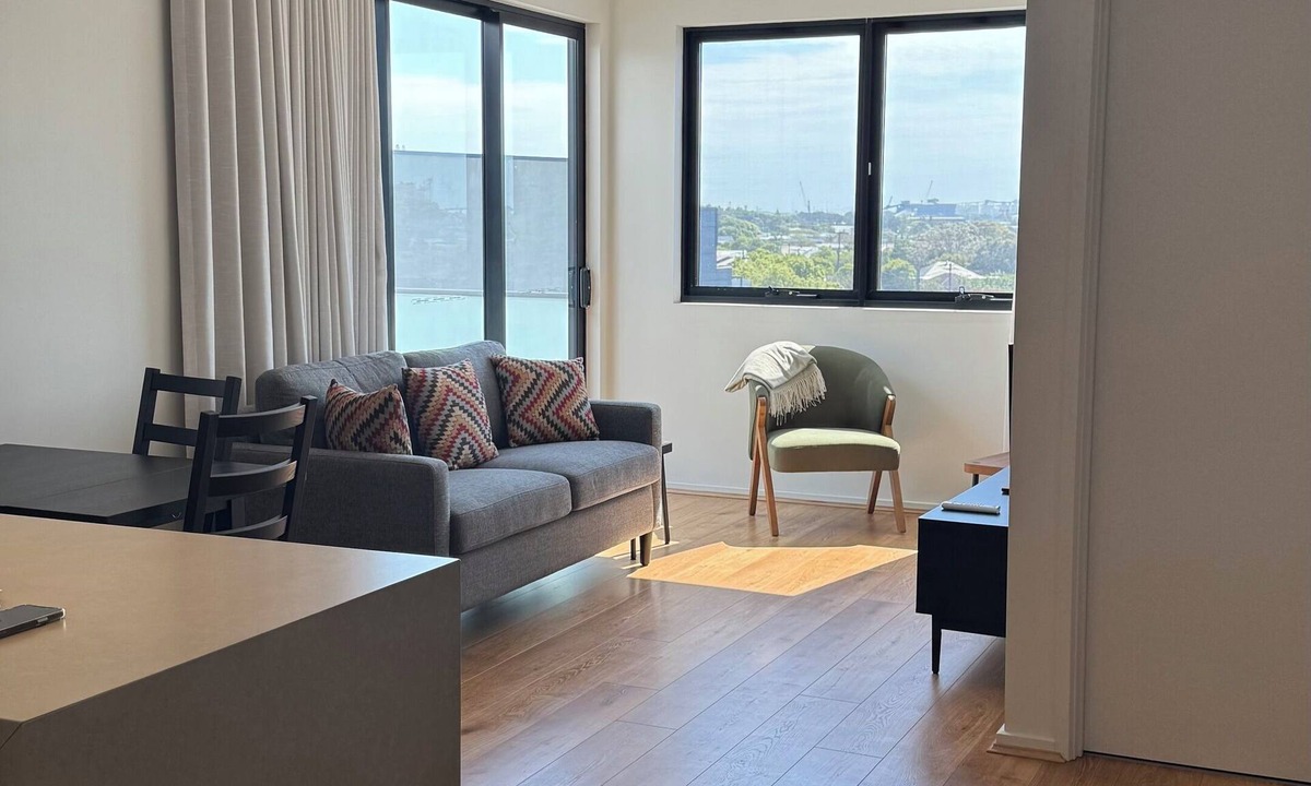 Wickham Apartment | Contemporary City Escape in Trendy Islington