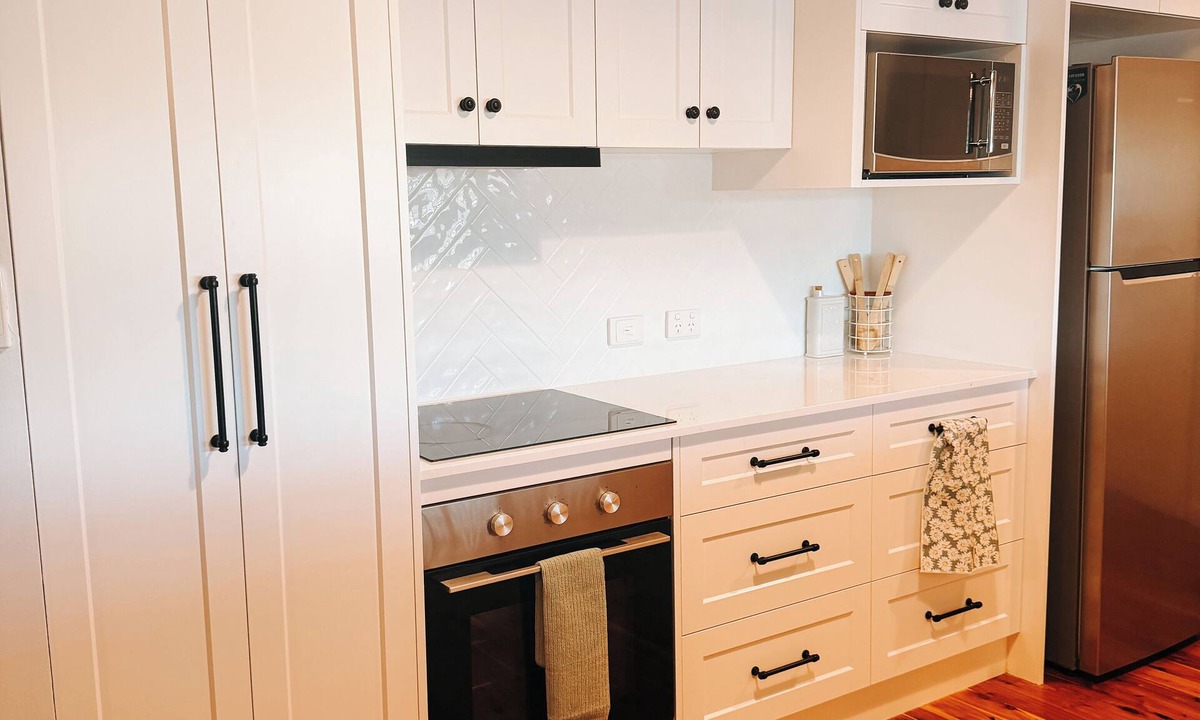 Hillvue House | Cosy 4 Bedroom Townhouse with Country Charm