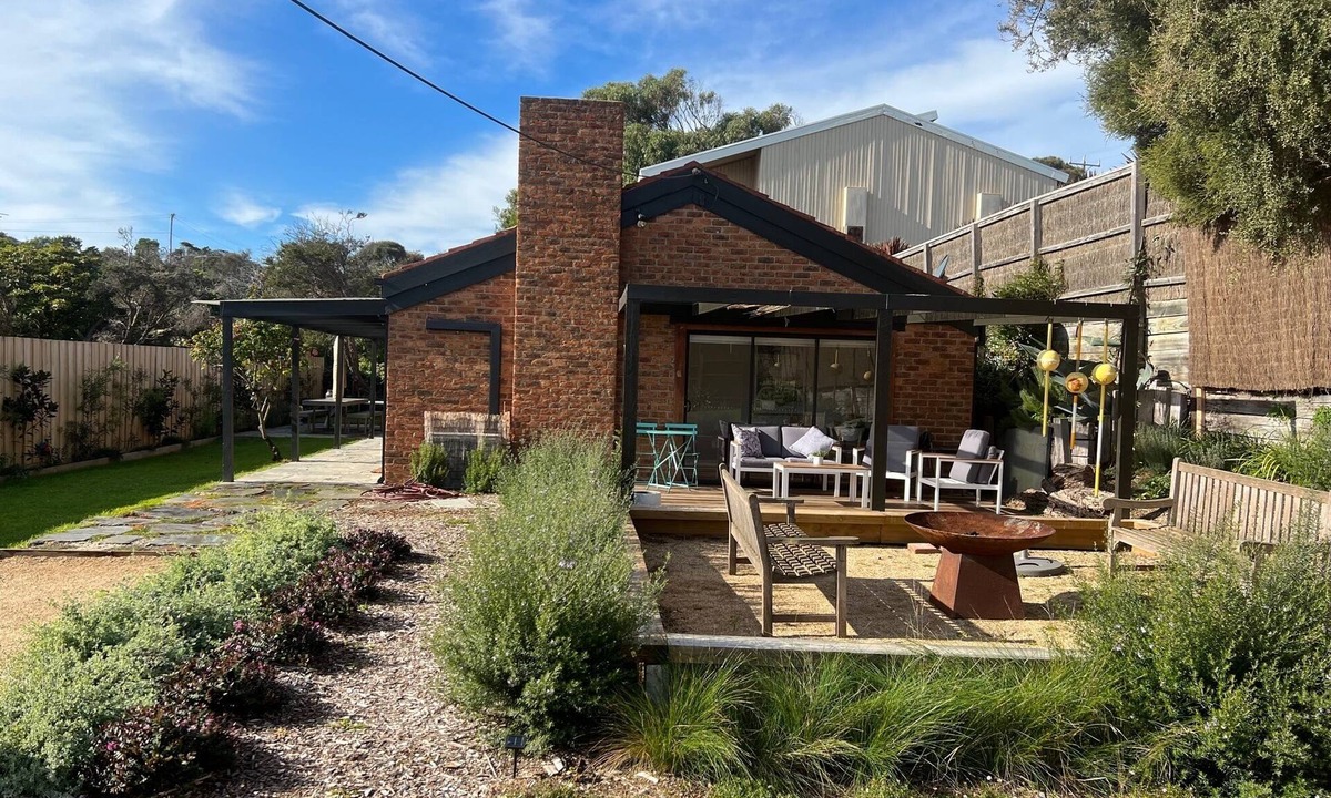 Portsea House | Cosy Back Beach Hideaway