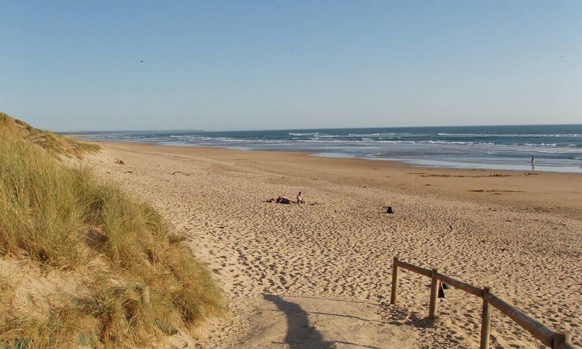 Tarwin Lower House | Cosy Beach House, 10 mins walk to beach, pet friendly