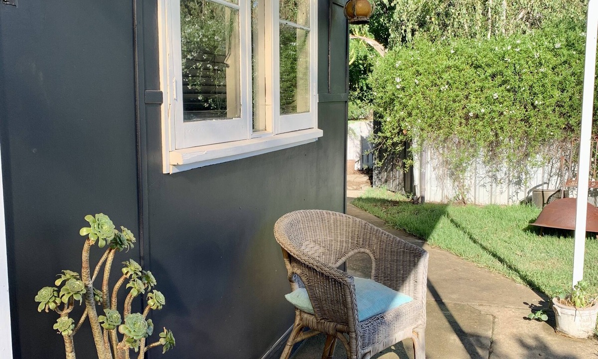 North Wagga Wagga House | Cosy Cottage is close to town, safe area.
