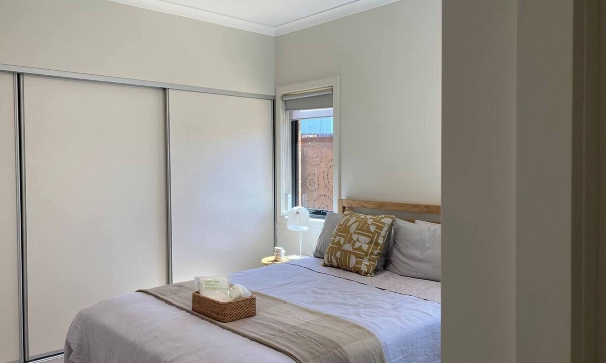 Newnham Bed & Breakfast | Cosy Eco Home in Launceston