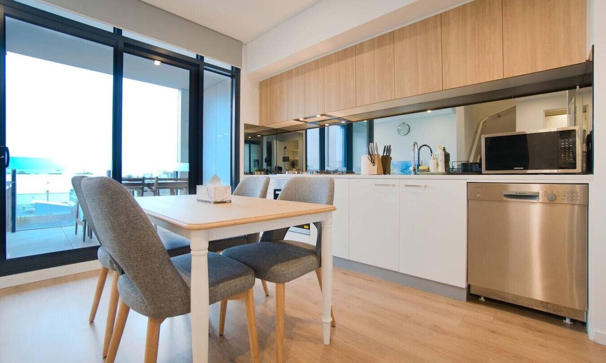 Adelaide Central Business District Apartment | Cosy Retreat - 2BR Apt with Pool, Gym, Steam&Sauna