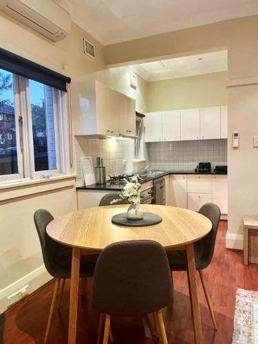 Neutral Bay Apartment | Cosy Stay - Neutral Bay 1 Bdrm