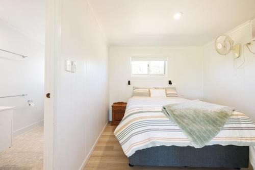Curtis Island Villa | Cottage 4 Cape Keppel Beach