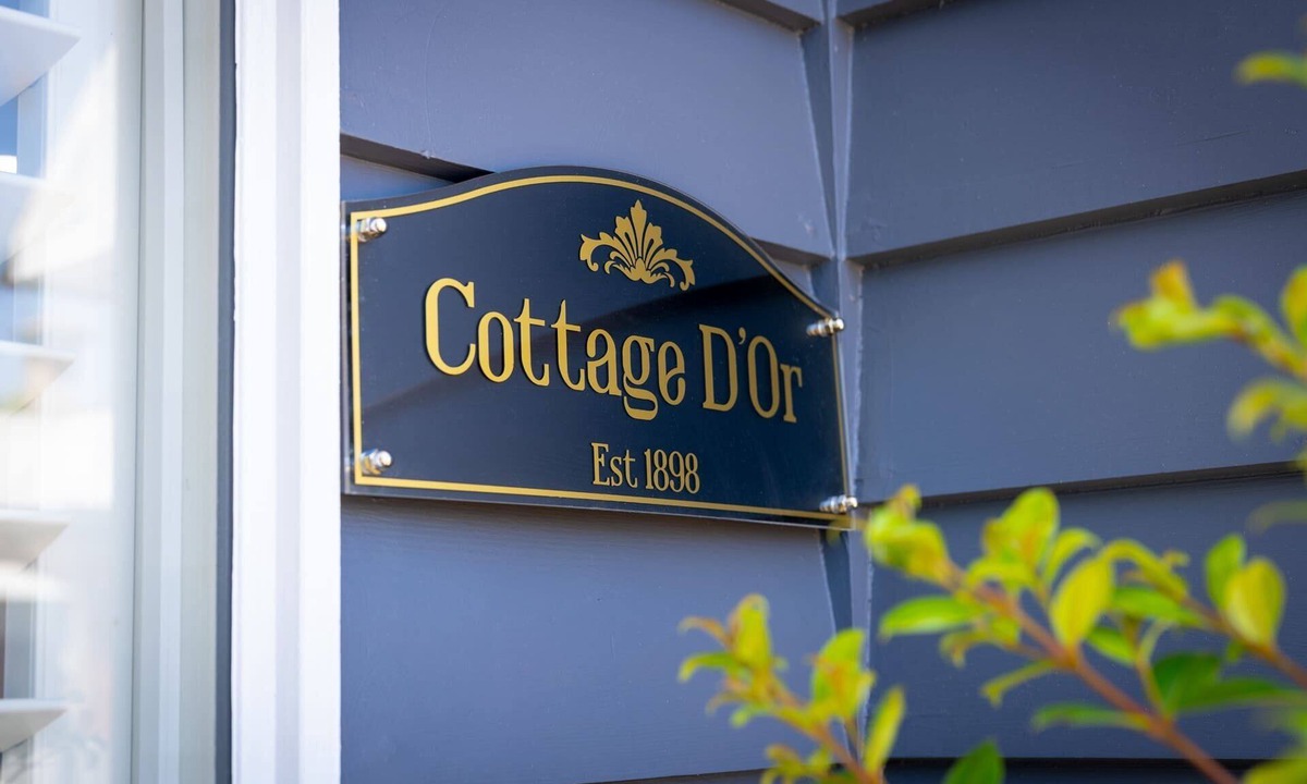 Golden Point House | Cottage D'Or
