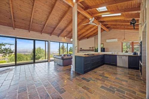 Bridge Creek House | Country Escape - 3BR Home with Panoramic Views