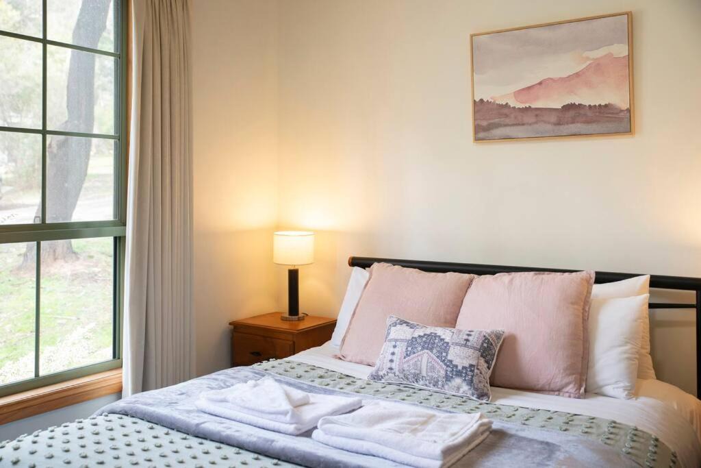 Halls Gap House | Country Lane Cottage