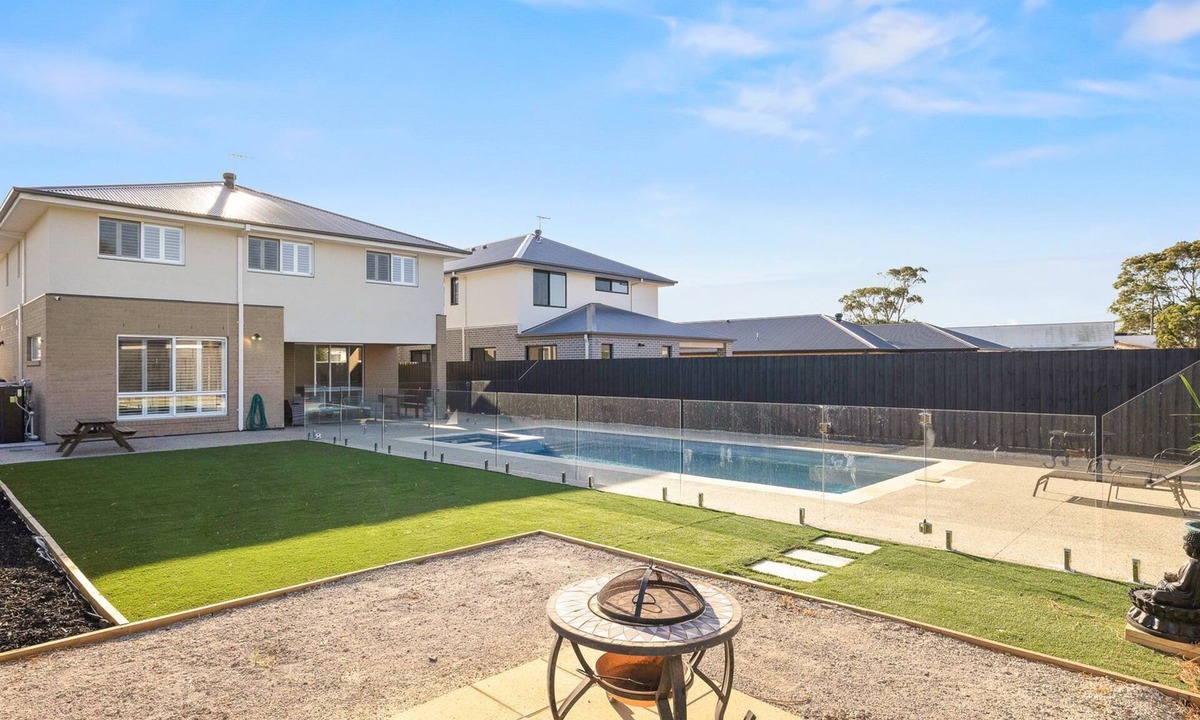 Cowes House | Cowes Market Oasis with private pool