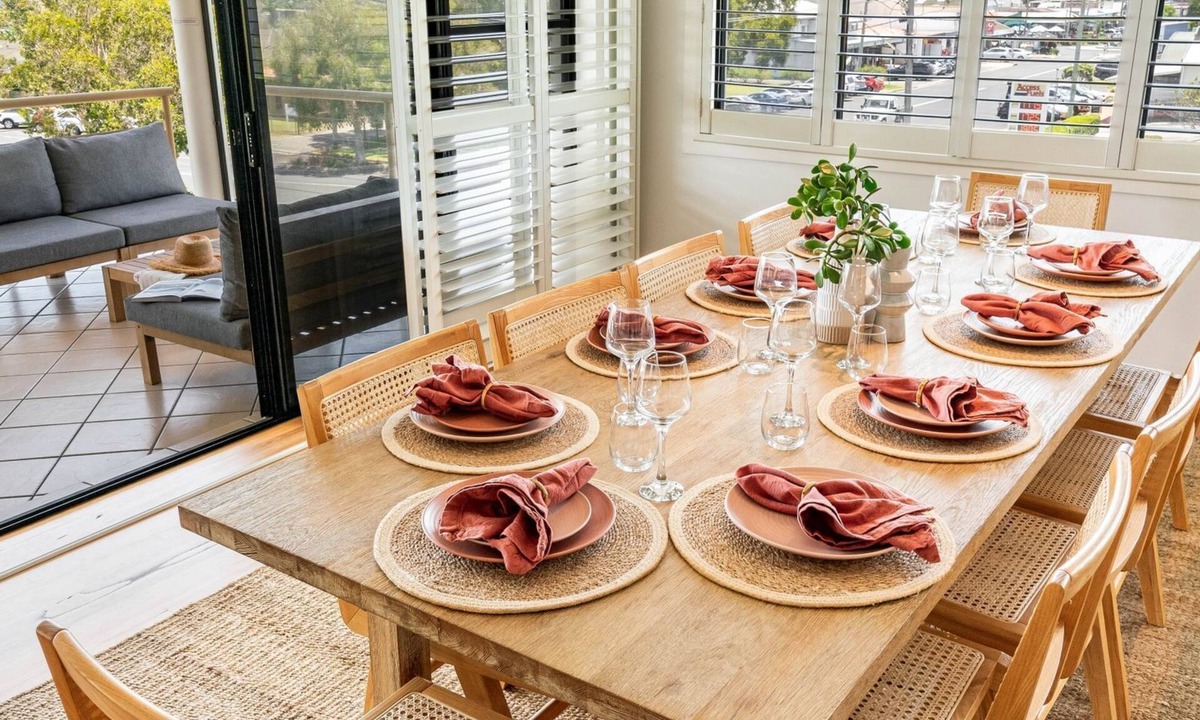Yamba House | Cowrie House - Spacious Beachside Haven - Holiday Yamba