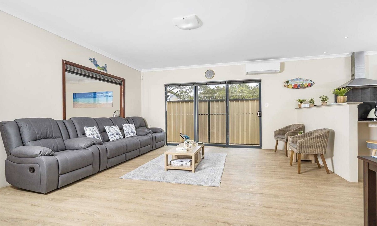 Geraldton House | Cozy 4BR home in Geraldton: explore attractions, nearby beach = Family getaway!