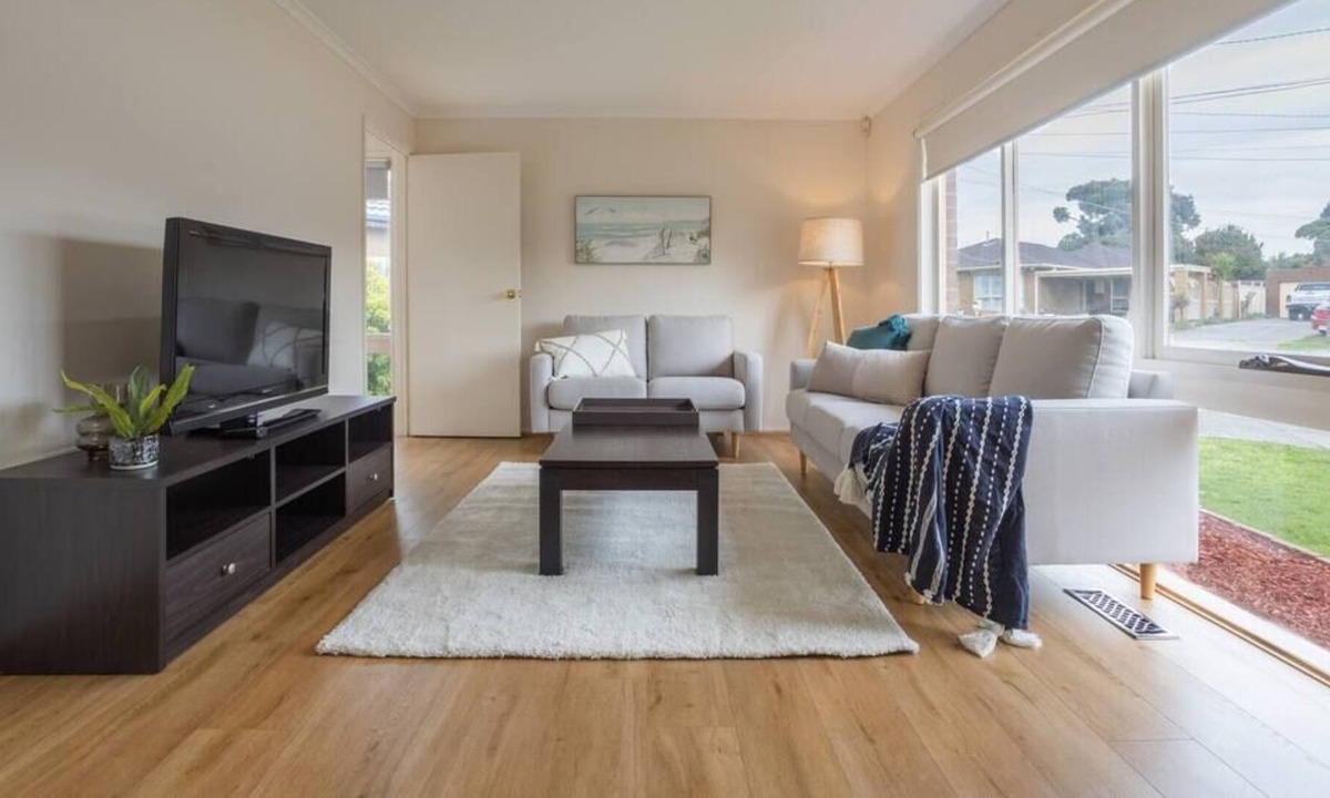 Werribee House | Cozy Family Friendly Werribee Home