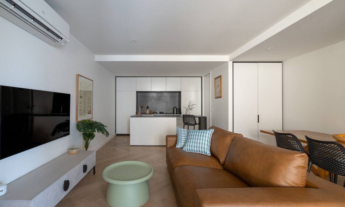 Fitzroy Apartment | Cozy Fitzroy Hideaway Free Parking near Smith St