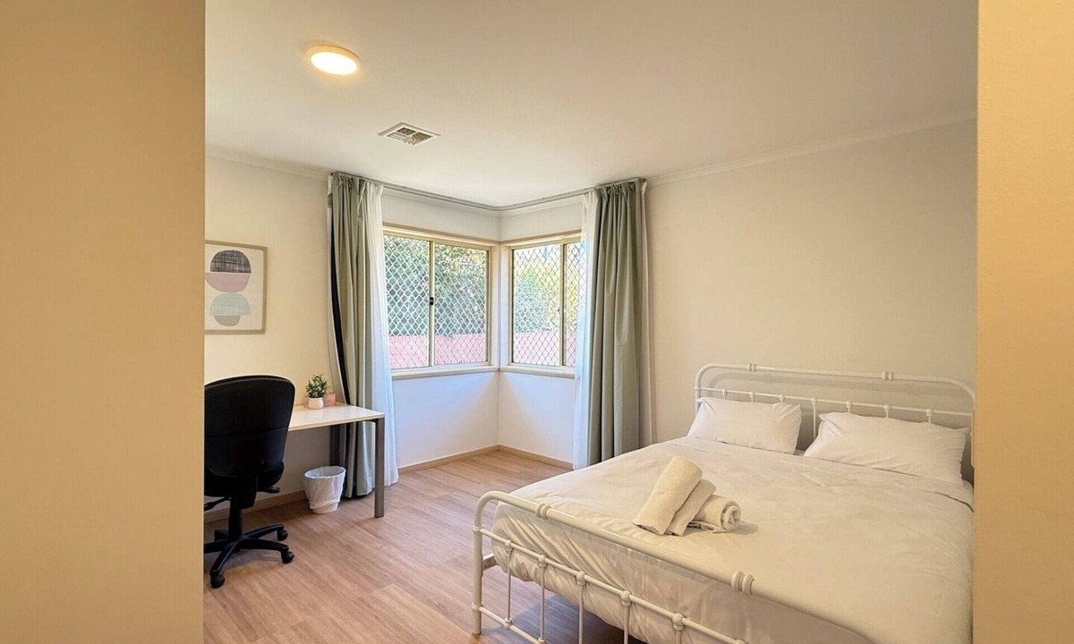 Turner House | Cozy King Room | 5-Min Walk to ANU | Close to City