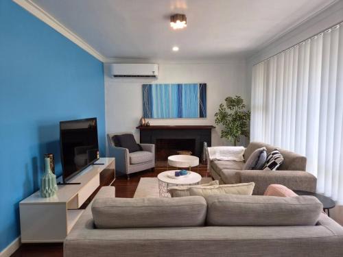Tarcoola Beach House | Cozy Lodge In Tarcoola Beach Coastal Retreat