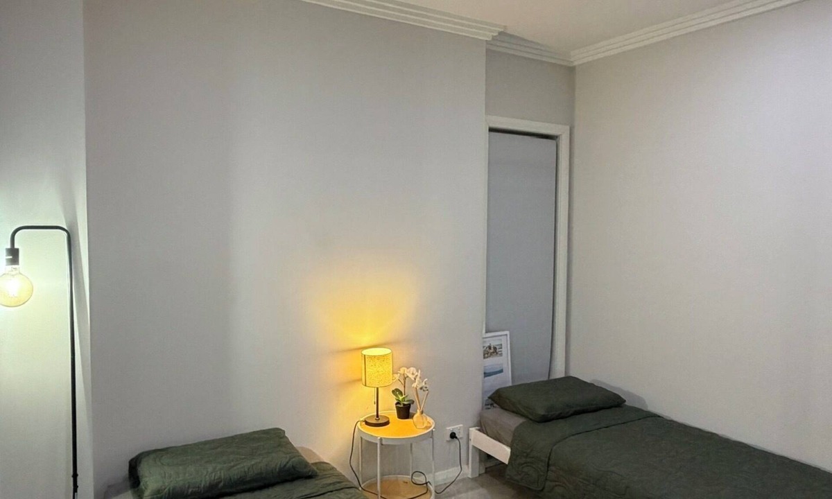 Revesby House | Cozy Twins Room with 2 Comfortable Single Beds