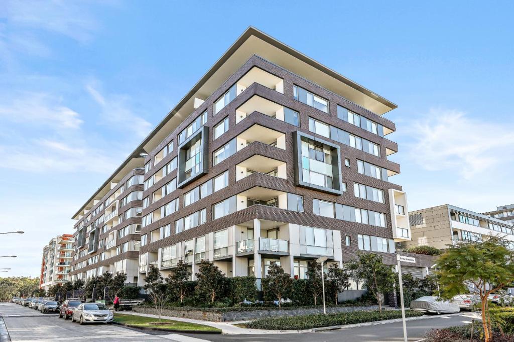 Wentworth Point Apartment | Cozy two bedrooms with stunning water view