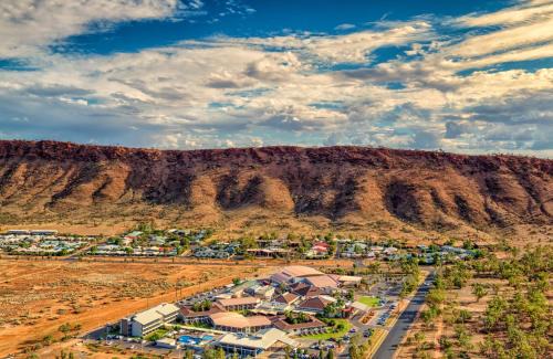Desert Springs Hotel | Crowne Plaza Alice Springs Lasseters by IHG