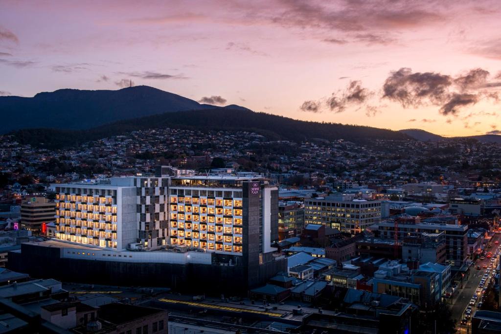 Hobart Central Business District Hotel | Crowne Plaza Hobart by IHG