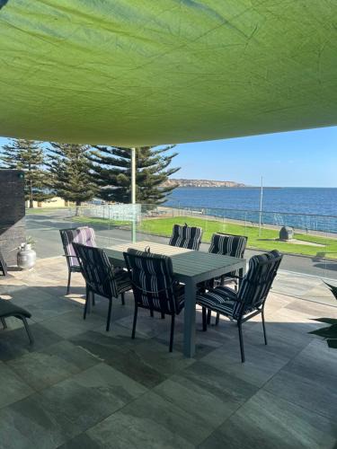 Port Vincent Apartment | crystal blue apartment