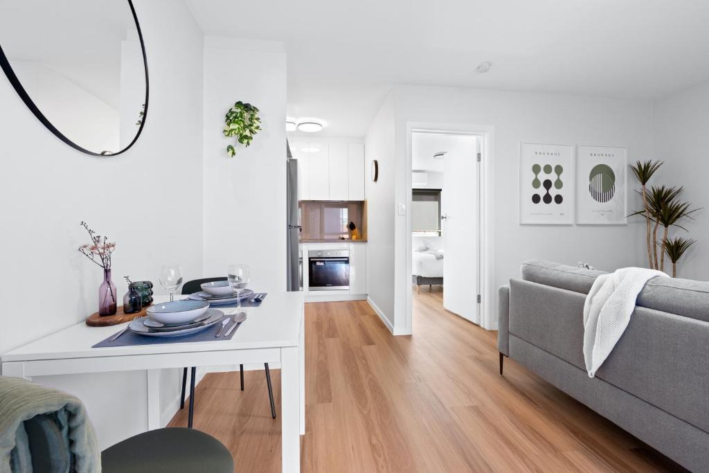 St Kilda Apartment | Cul-de-Sac Charm
