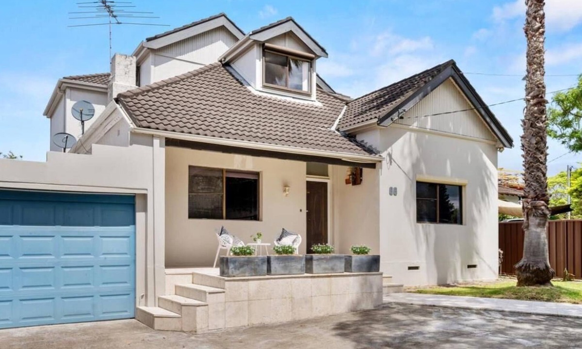 Croydon Park House | CUTE VINTAGE HOUSE FOR GIRLS
