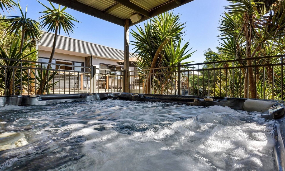 Blairgowrie House | DANA DELIGHTS! SUPERB COASTAL SPA & MODERN BEACH HOUSE, BLAIRGOWRIE