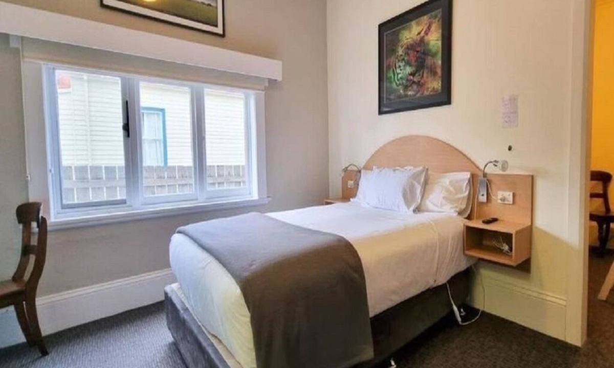 East Devonport Cabin | Dannebrog Lodge Family Room 3