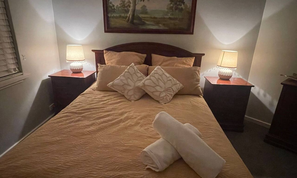 Dawesville House | Dawesville Family Beach Getaway – Steps from the Sand & Estuary