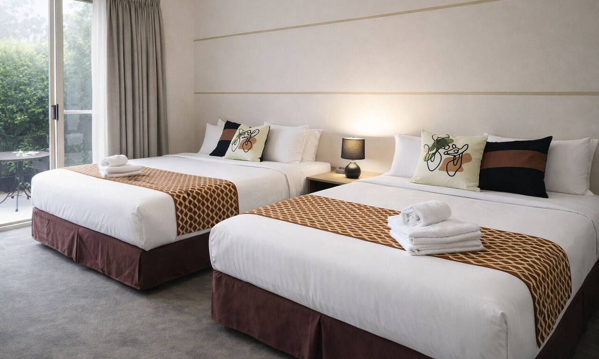 Dixons Creek Hotel | De'Vine Escape
