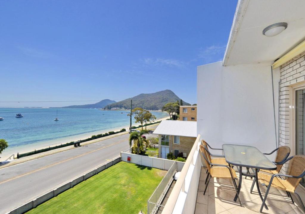 Shoal Bay Apartment | Del Rae Unit 12 25 Shoal Bay Road