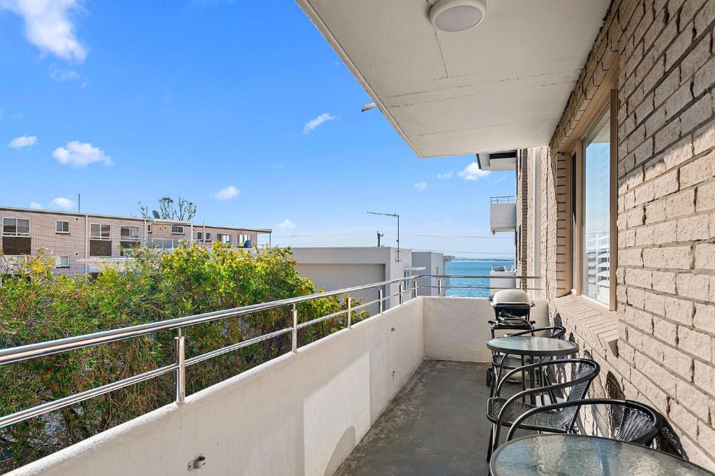 Shoal Bay Apartment | Del Rae Unit 15 25 Shoal Bay Road